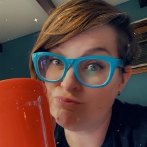 Meet your Posher, Lacy